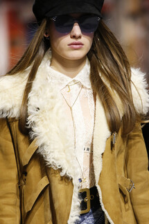 Details Christian Dior , Details Dior Fall 2018 Ready-to-Wear , Детали показа Кристиан Диор , Детали показа Диор осень зима 2018 , Fashion show , неделя моды в Париже , PFW , Мария Грация Кьюри , Mainstyles
